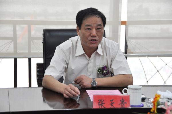4.繁昌縣人大常委會副主任張?zhí)熨F對華億來荻港鎮(zhèn)投資表示誠摯歡迎，并期望政府能積極配合項目順利開展.jpg
